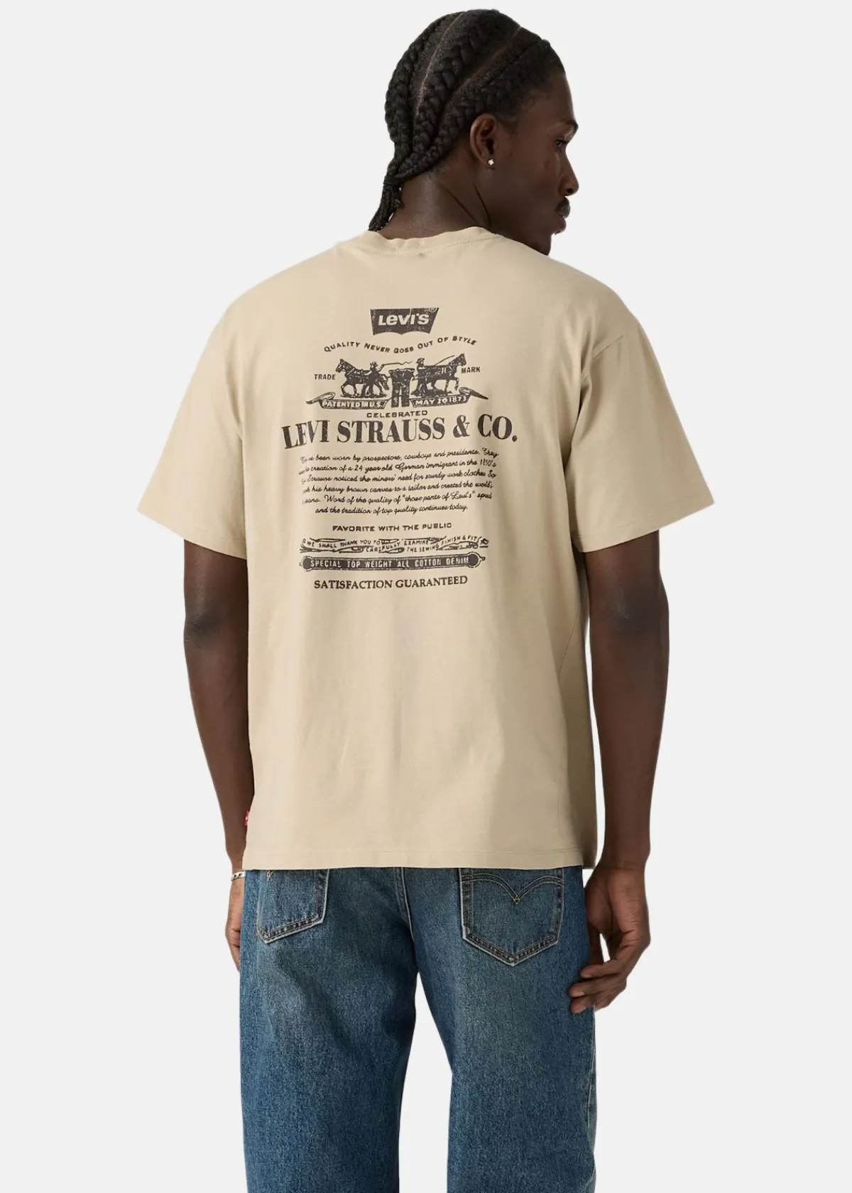 LEVI'S® VINTAGE FIT GRAPHIC TEE BADGE